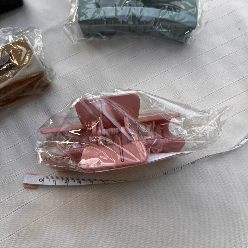 XL claw hair clips - Picture 10 of 11
